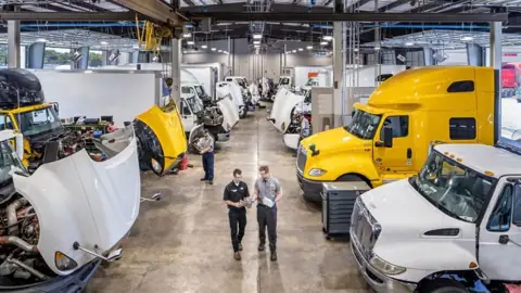 Rush Truck Centers - Los Angeles Service photo 2