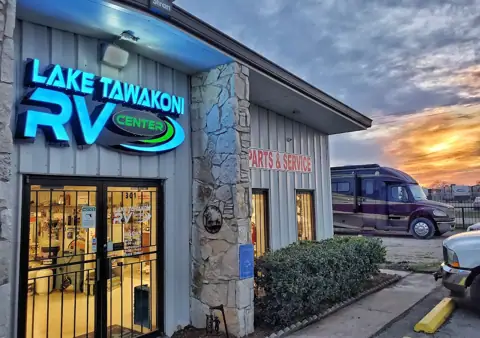 Lake Tawakoni RV Center in West Tawakoni, TX