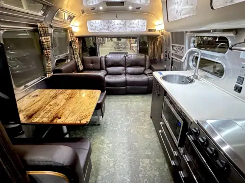 Ultimate Airstreams in Clackamas, OR