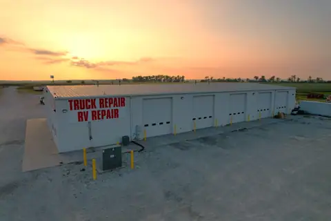 I29 Repair in Pacific Junction, IA