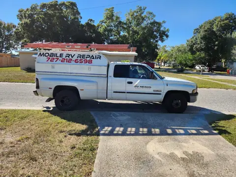 The RV Nerds in St. Petersburg, FL