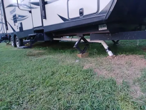 LIGHTNING MOBILE RV SERVICE photo 3