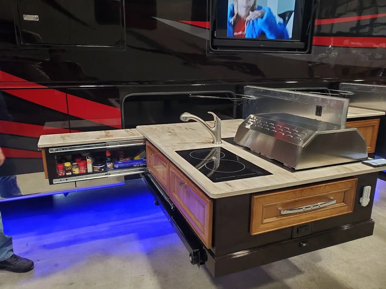 Connecticut Motor Cars & Coaches, RV repair in Plainville