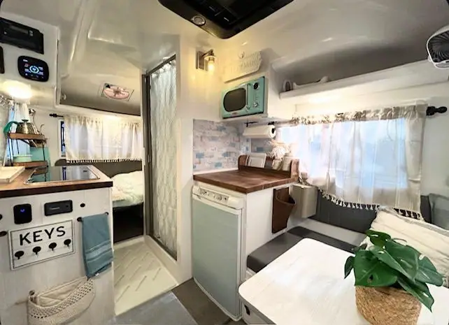 Wanderlust Vintage Trailers, RV repair in Hawthorne