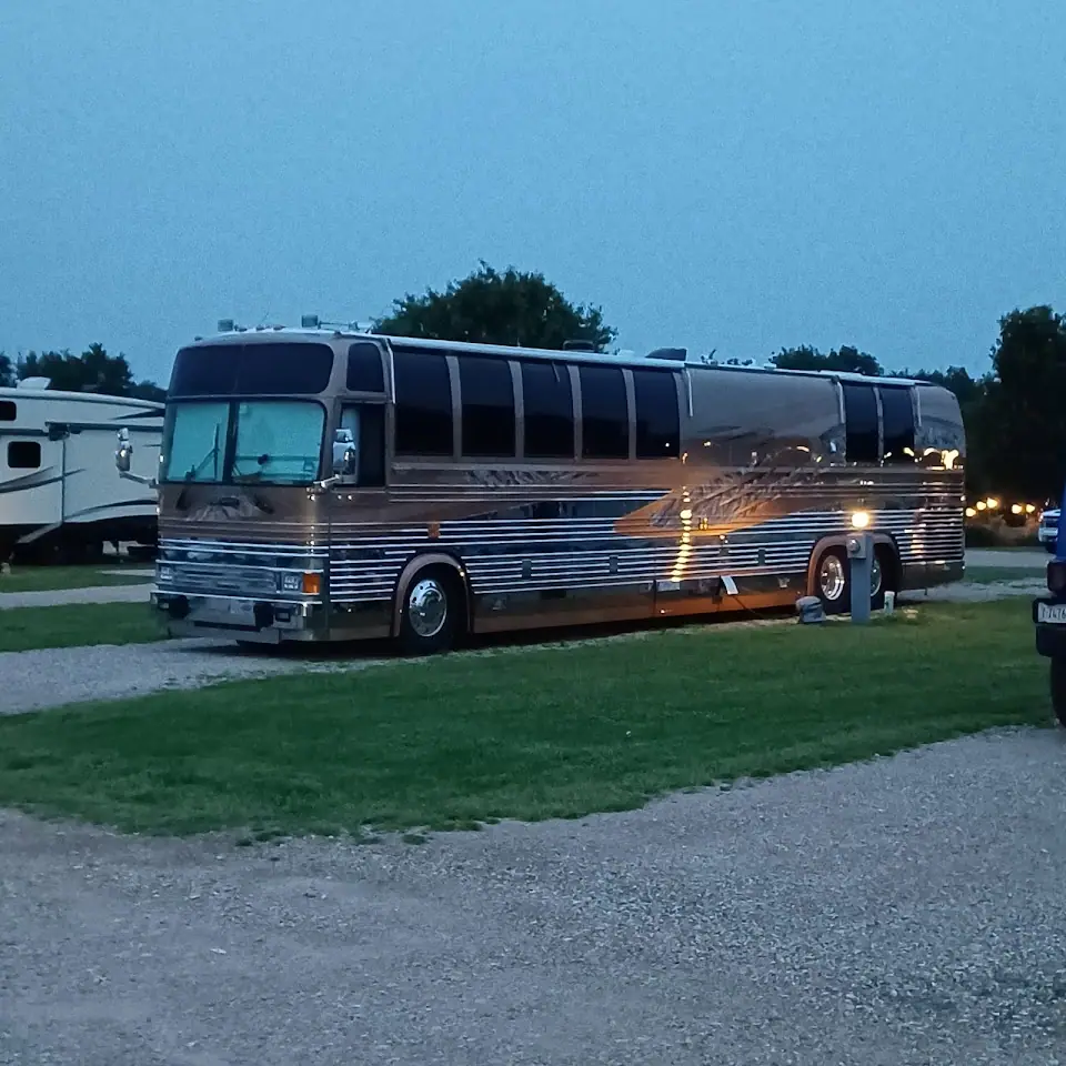 New Frontiers RV LLC, RV repair in St Cloud