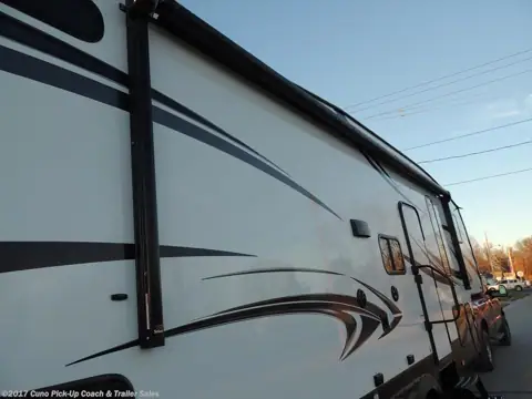 Cuno Pick-Up Coach & Trailer Sales in Montgomery City, MO