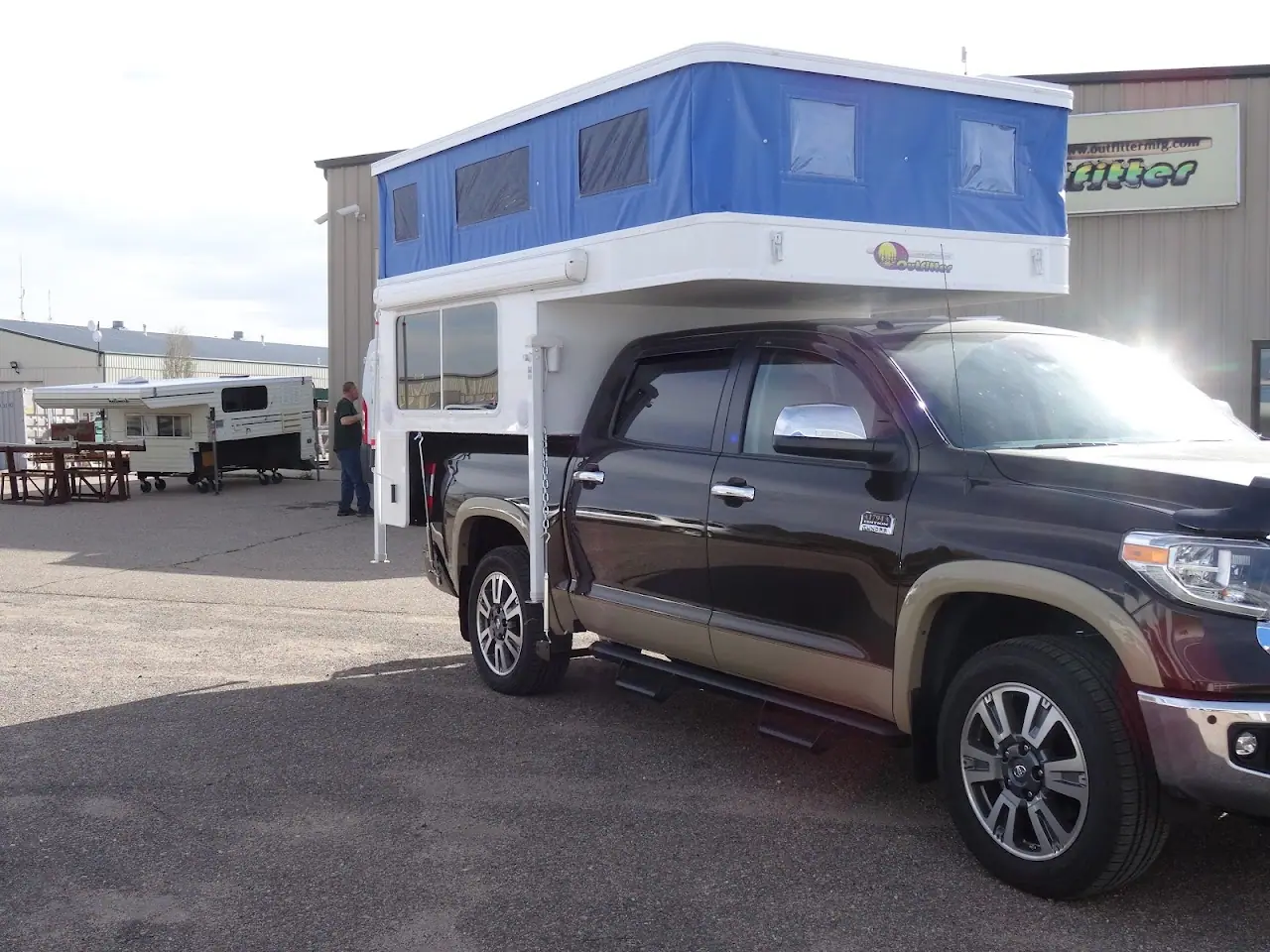 Outfitter RV Manufacturing, RV repair in Longmont
