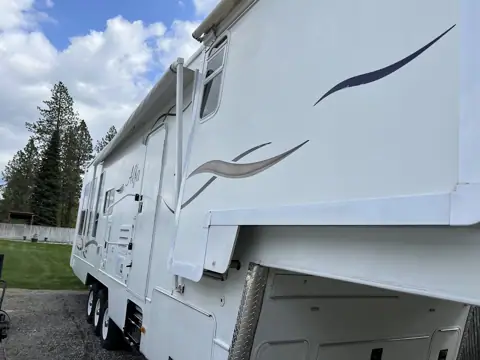 Shine On in Spokane Valley, WA