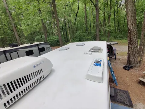 Lake Valley Customs RV/Camper photo 3