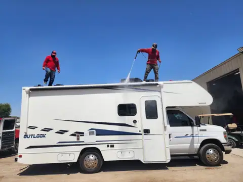Roberts Rv Mobile Wash in Yuma, AZ