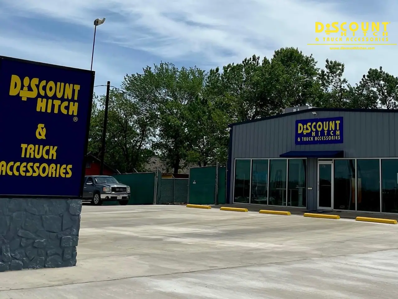 Discount Hitch & Truck Accessories, RV repair in Houston