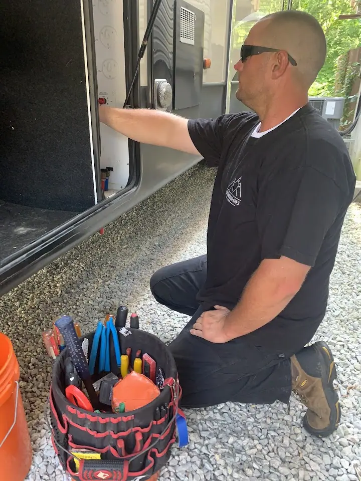 Pull Through Sites Mobile RV Repair, RV repair in High Ridge