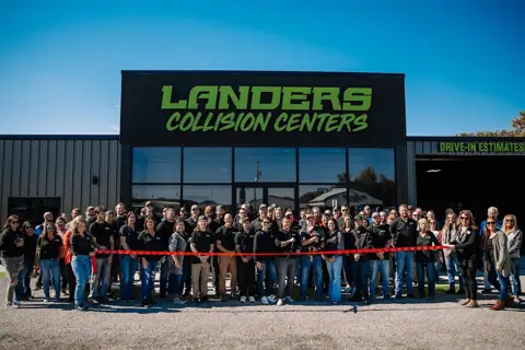Landers Collision Centers of Nashville in Nashville, IL