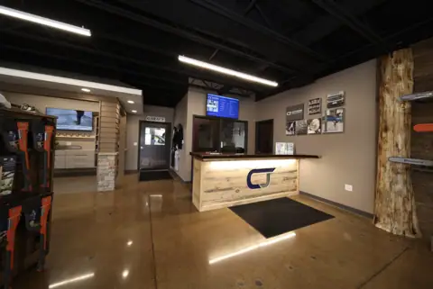 CJ Repair Auto & RV photo 3