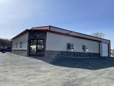 ROADHOUSE CAMPER & RV in Lake Ariel, PA