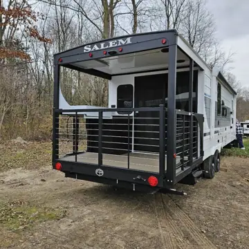 Kunes Freedom RV in Slinger, WI