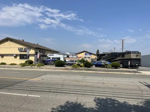 Lux Auto Body Shop & RV Repair in Azusa, CA